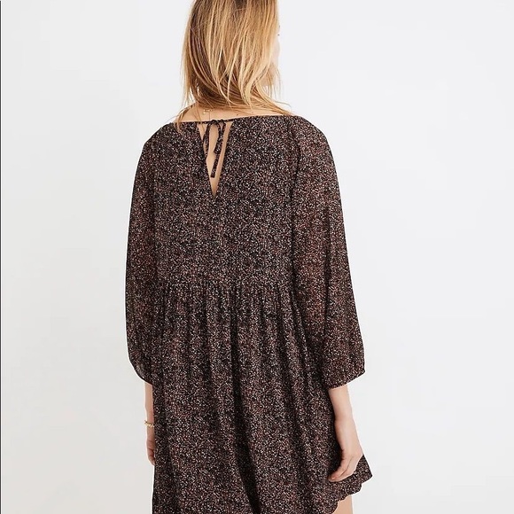 Crinkle Georgette V-Neck Dress in Brushed Texture - Picture 2 of 8